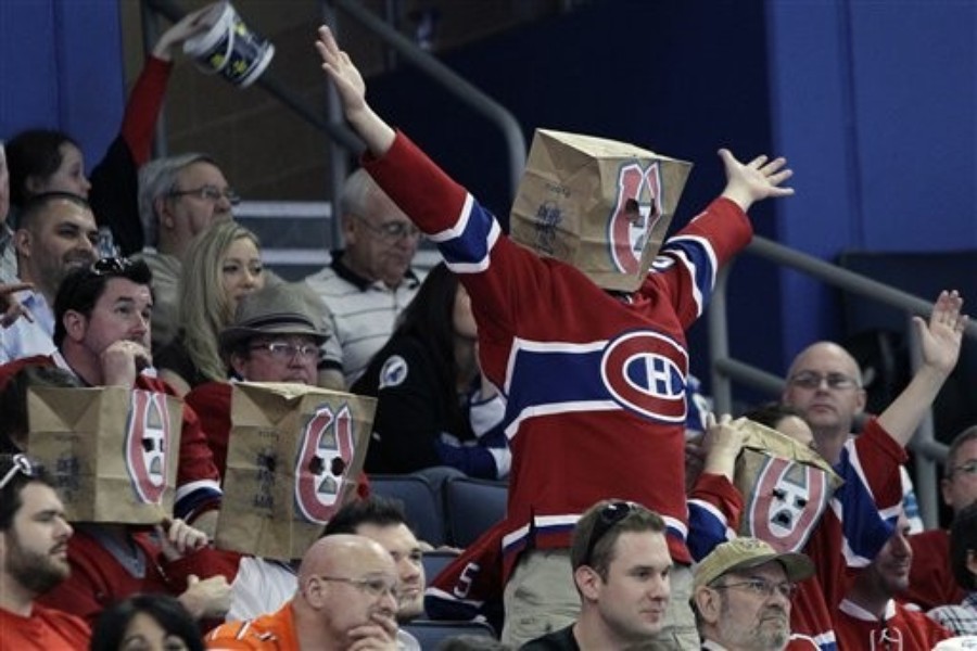 Montreal Canadiens fans, bags